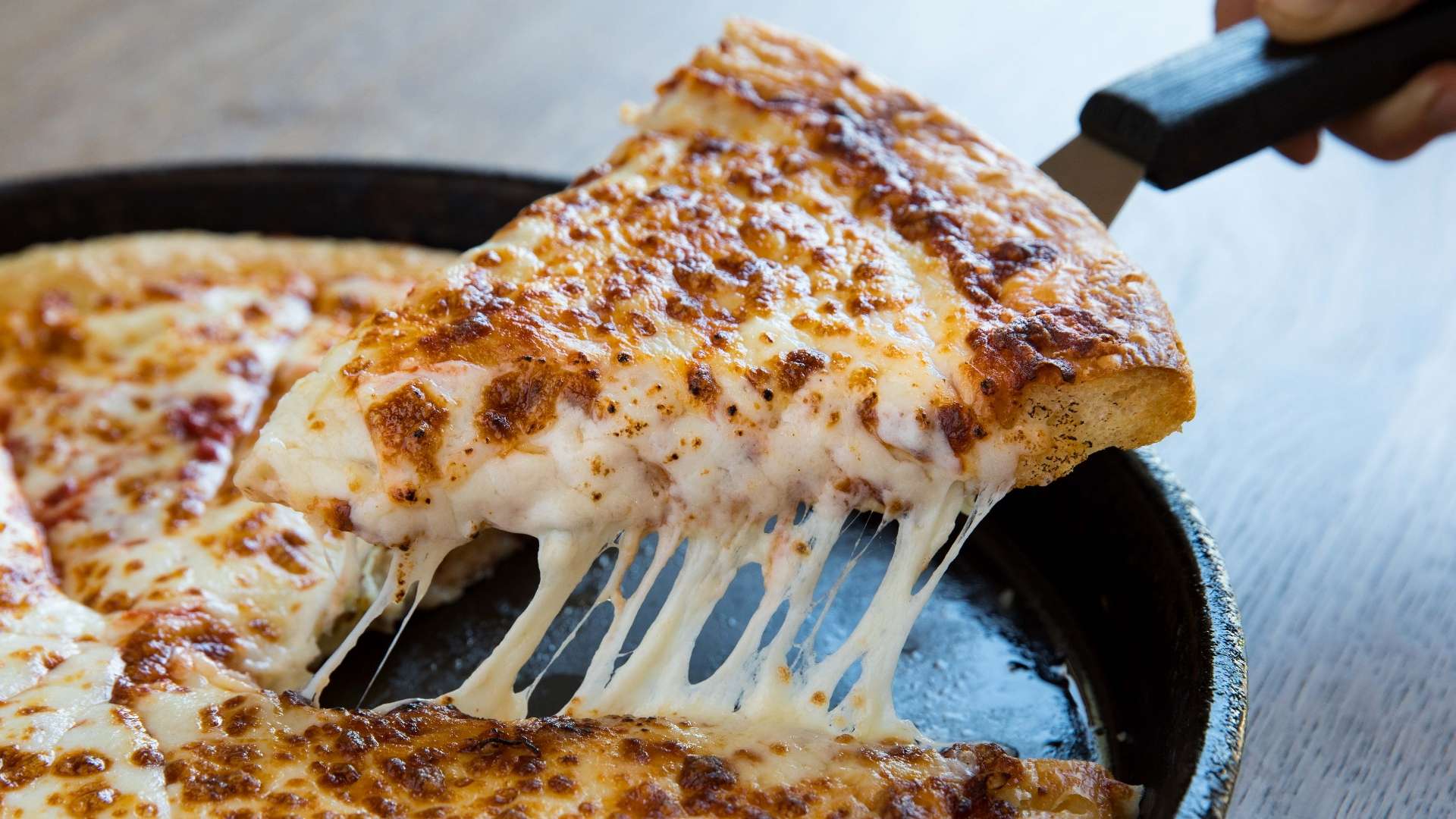 【淘汰赛第二轮回顾：广西恒宸与彬州辉龙成功冲乙，决赛首回合廊坊深圳战平，冠军悬念待次回合揭晓】